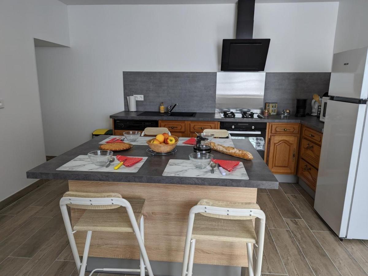Maison Lumineuse Avec Cour Privative, Proche Sites Culturels, Tout Confort, Equipe Bebe, Wifi Inclus - Fr-1-653-98 Puyreaux 외부 사진